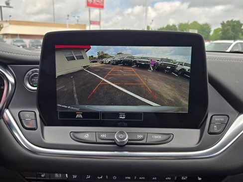 Used 2025 Chevrolet Blazer LT AWD/4WD image 19