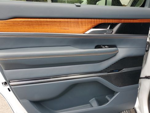 Used 2022 Jeep Grand Wagoneer Series II w/ Convenience Group III image 30