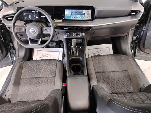 Used 2025 Nissan Kicks SV w/ SV Premium Package FWD image 70