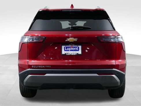 Used 2025 Chevrolet Equinox LT w/ Convenience Package II image 9
