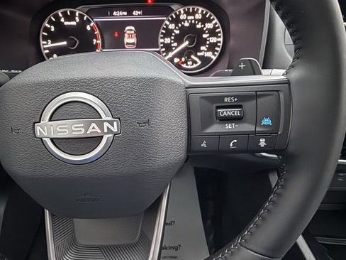 Certified 2025 Nissan Rogue SV image 16