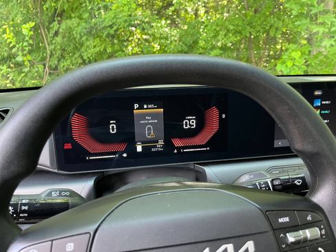 Used 2025 Kia K4 FWD image 39