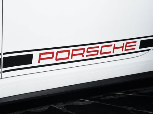 Used 2016 Porsche 911 R RWD image 22