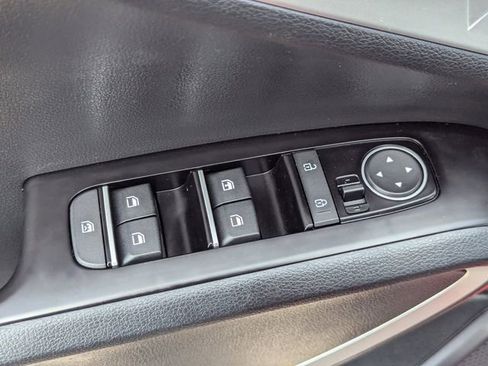 Used 2025 Kia Soul LX w/ LX Technology Package FWD image 24