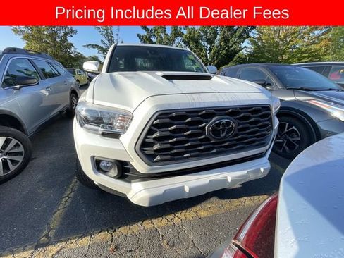 Used 2021 Toyota Tacoma TRD Sport w/ Technology Package AWD/4WD image 14