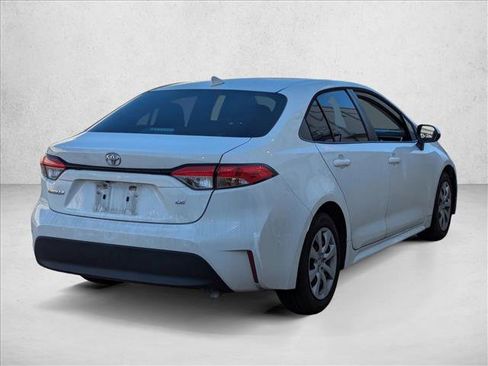 Used 2023 Toyota Corolla LE image 5