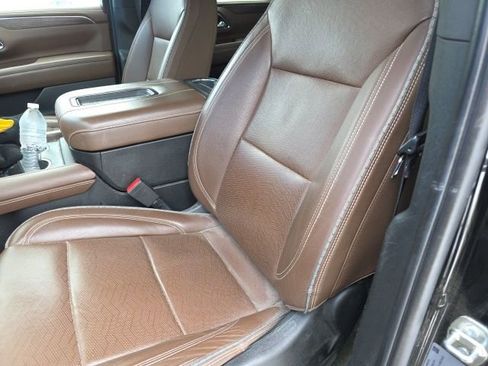 Used 2023 Chevrolet Suburban High Country w/ Advanced Technology Package image 14