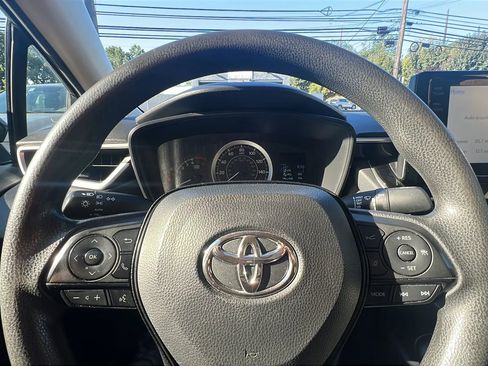 Used 2022 Toyota Corolla LE image 13