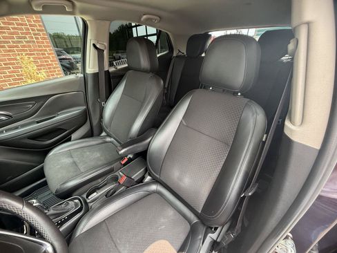 Used 2018 Buick Encore Preferred AWD/4WD image 17