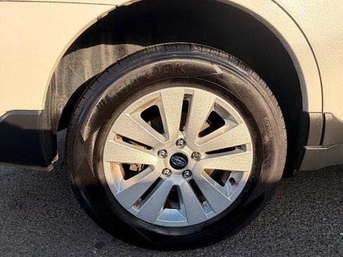 Used 2019 Subaru Outback 2.5i Premium AWD/4WD image 17