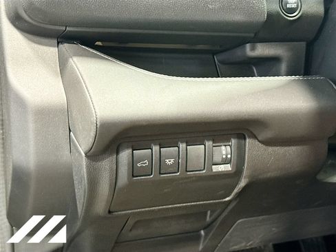 Used 2023 Subaru Ascent Touring AWD/4WD image 10