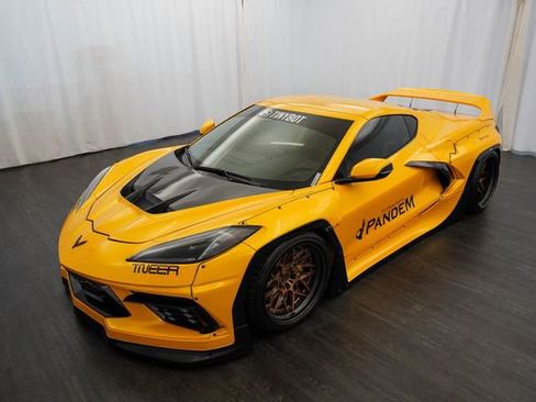 Used 2021 Chevrolet Corvette Stingray Coupe w/ 1LT RWD image 3