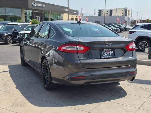 Used 2016 Ford Fusion SE w/ Equipment Group 202A FWD image 7