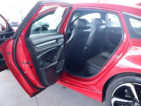 Used 2018 Honda Accord Sport image 30