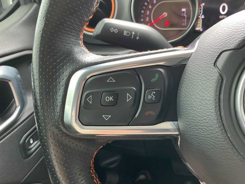 Used 2022 Jeep Gladiator Mojave w/ LED Lighting Group AWD/4WD image 10