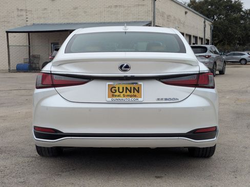 Used 2022 Lexus ES 300h Ultra Luxury image 5