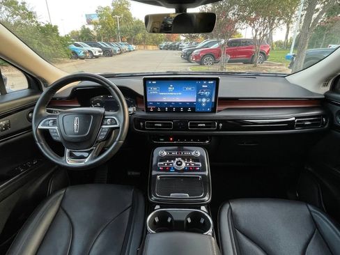 Used 2022 Lincoln Nautilus Reserve w/ Luxury Package AWD/4WD image 10