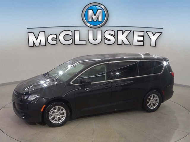 Used 2023 Chrysler Voyager LX FWD image 1