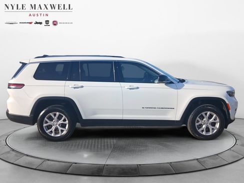 Used 2022 Jeep Grand Cherokee L Limited w/ Trailer Tow Group (B) AWD/4WD image 17