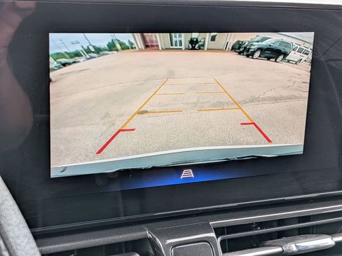 Used 2025 Chevrolet TrailBlazer LT AWD/4WD image 16