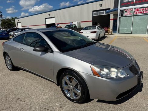 Used 2008 Pontiac G6 GT w/ Premium Package FWD image 3