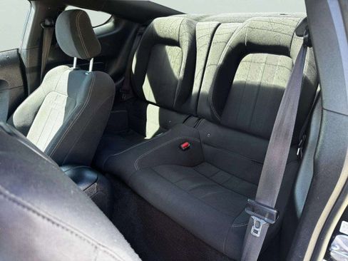 Used 2021 Ford Mustang Coupe image 34