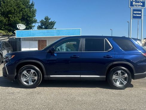 Used 2025 Honda Pilot EX-L image 7