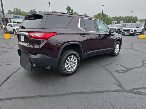 Used 2021 Chevrolet Traverse LT FWD image 3