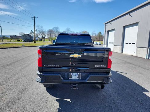 Used 2022 Chevrolet Silverado 2500 High Country w/ Z71 Off-Road Package image 17