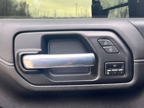 Used 2021 GMC Sierra 2500 Denali w/ Denali Black Diamond Edition image 25