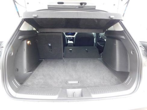 Used 2025 Chevrolet Trax LT w/ LT Convenience Package FWD image 21