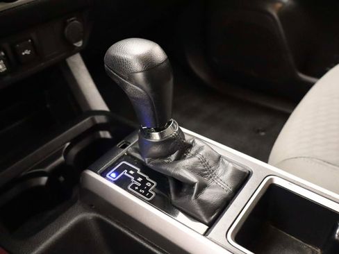 Used 2022 Toyota Tacoma SR5 image 9