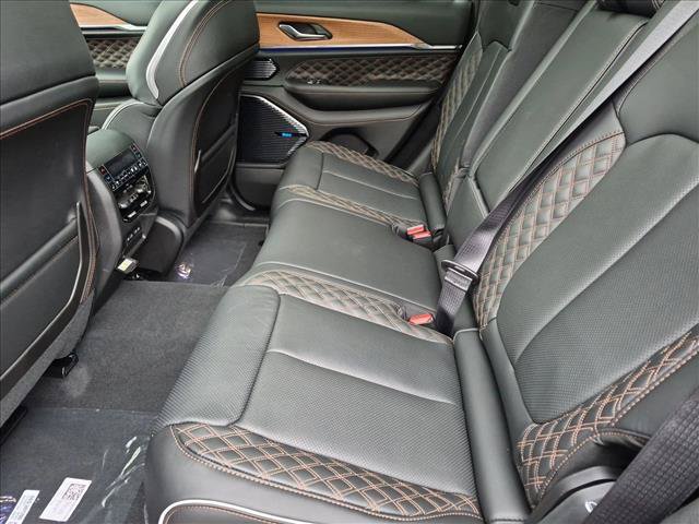 New 2027 Jeep Grand Cherokee Summit AWD/4WD image 15