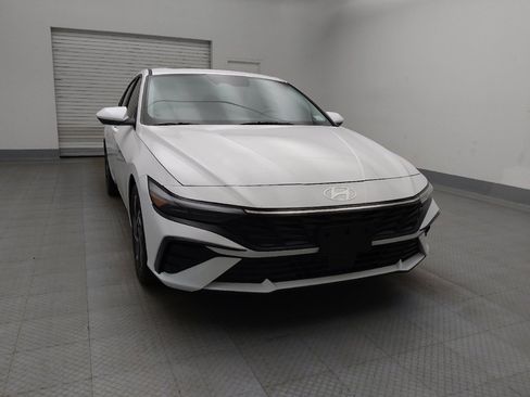 Used 2025 Hyundai Elantra SEL FWD image 14