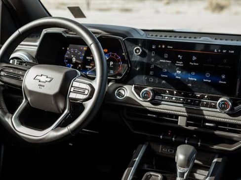 New 2025 Chevrolet Colorado LT w/ LT Convenience Package image 13