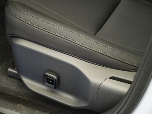 New 2026 Volvo EX30 Plus w/ Climate Package image 23