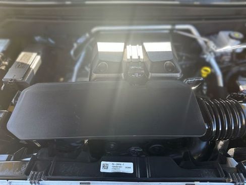 Used 2023 GMC Canyon AT4 w/ AT4 Premium Package image 29