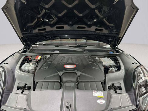 Used 2022 Porsche Cayenne Turbo GT AWD/4WD image 66