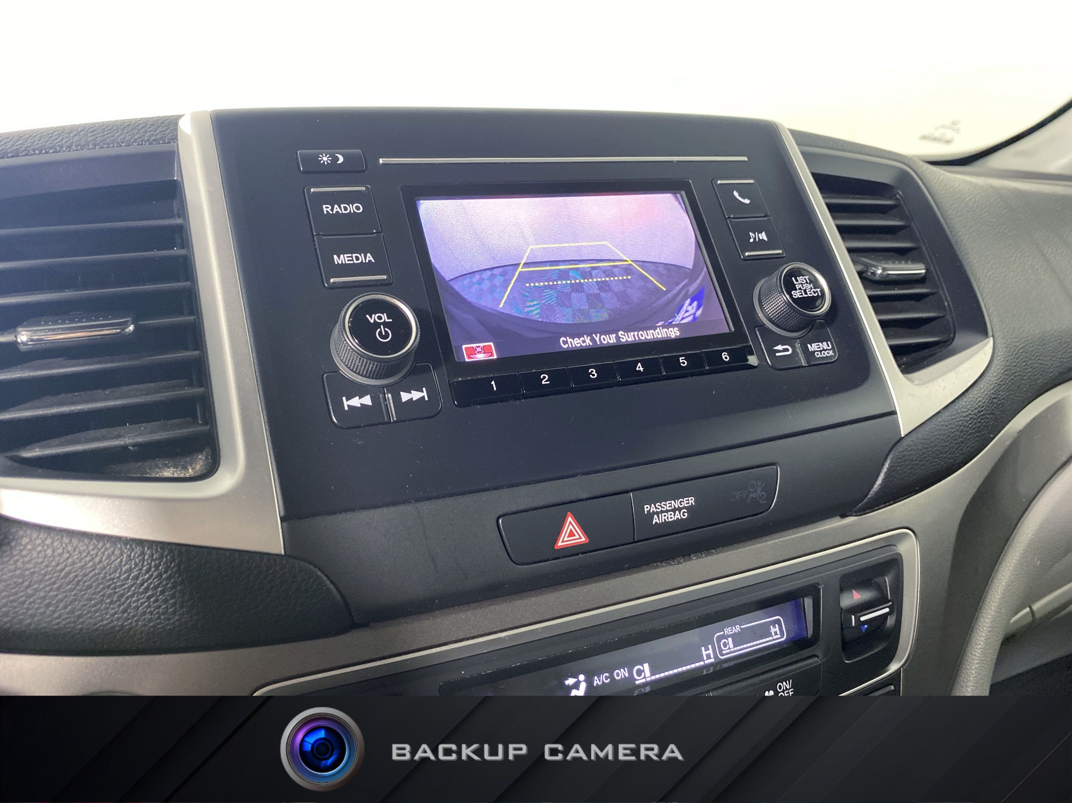 Used 2019 Honda Pilot LX image 2
