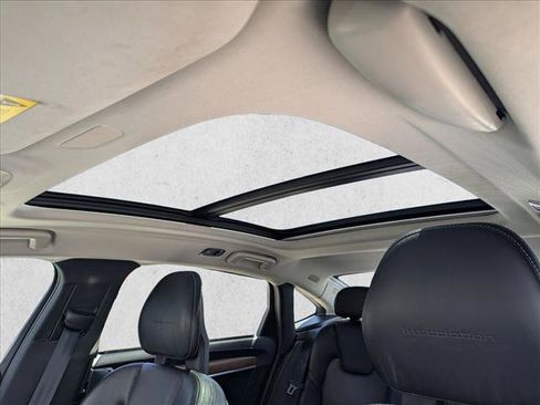 Used 2018 Volvo S90 T8 Inscription w/ Convenience Package AWD/4WD image 16
