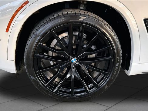 Used 2022 BMW X5 sDrive40i w/ M Sport Package RWD image 11