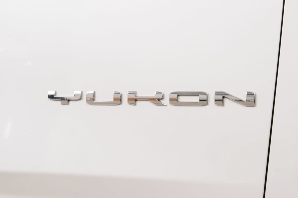 Used 2022 GMC Yukon SLT w/ SLT Luxury Package AWD/4WD image 17