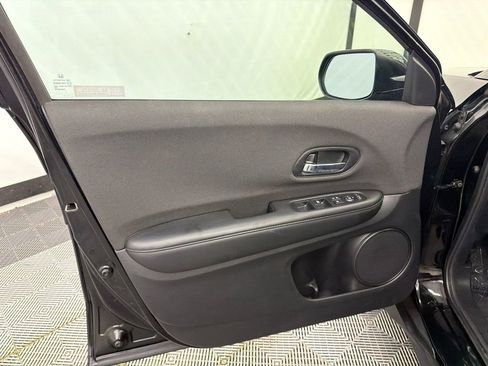 Used 2022 Honda HR-V LX image 10