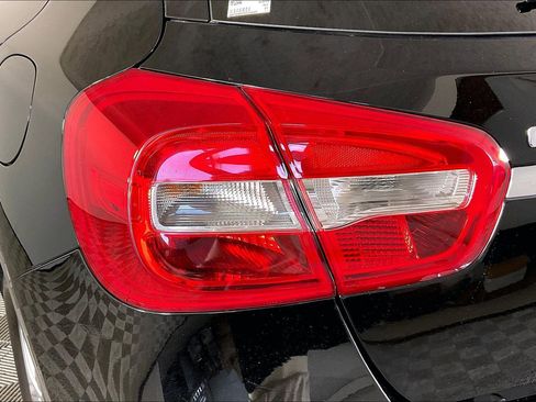 Used 2017 Mercedes-Benz GLA 250 image 30