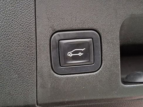 Used 2017 Cadillac XT5 Luxury image 22