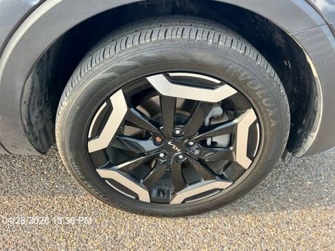 Used 2024 Kia Telluride S w/ S Sunroof Package FWD image 12