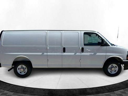 New 2025 Chevrolet Express 3500 Extended w/ Driver Convenience Package image 7
