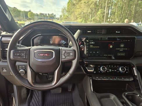 Used 2024 GMC Sierra 2500 AT4 w/ AT4 Premium Plus Package image 9