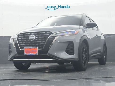 Used 2024 Nissan Kicks SR w/ SR Premium Package FWD image 28