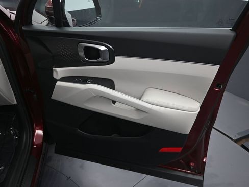 Certified 2025 Kia Sorento EX image 39